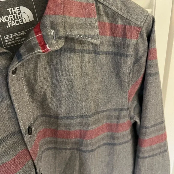 The North Face Gray Striped Flannel Shirt Mens Medium Long Sleeve Button Up - Picture 5 of 6
